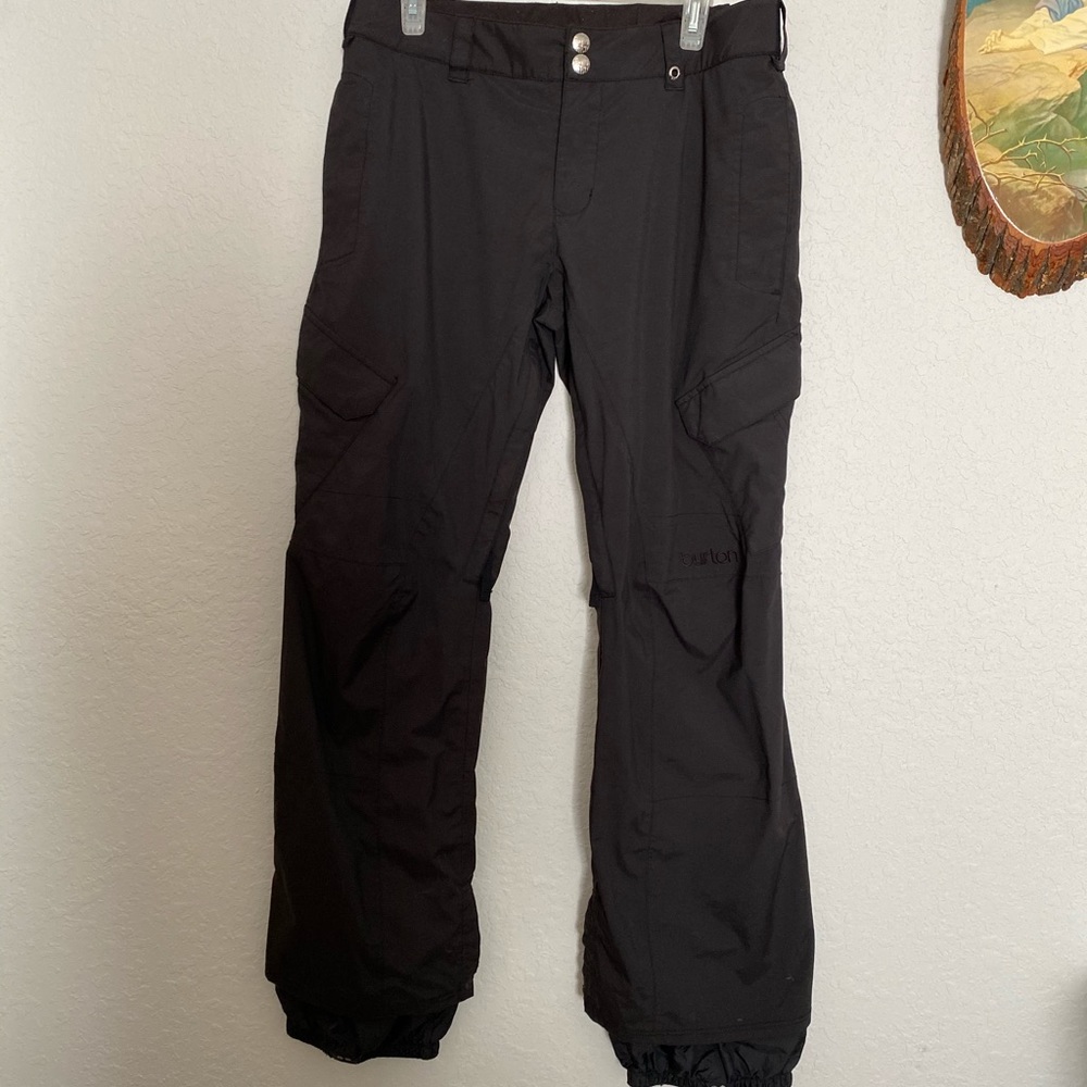 Burton snowboard pants size M . 👖
